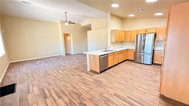 Building Photo - 3846 Waynesvill St