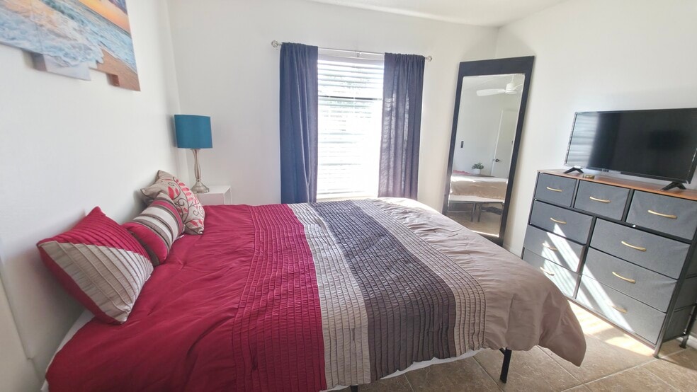 Building Photo - 414 Banana Cay Dr