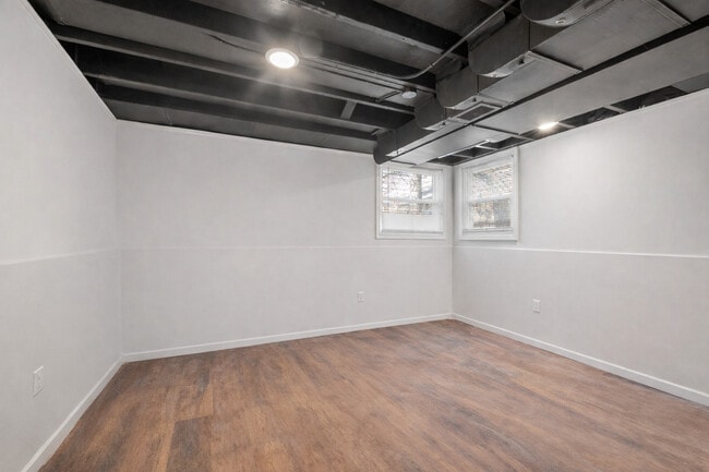 Building Photo - 141 N Peck Ave