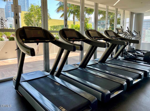 Building Photo - 1050 S Grand Ave