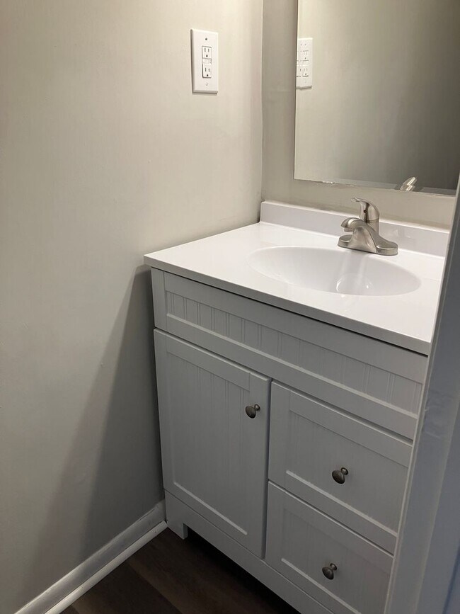 Building Photo - WATERFRONT Two Bed Townhouse in Denver With BOAT SLIP!!