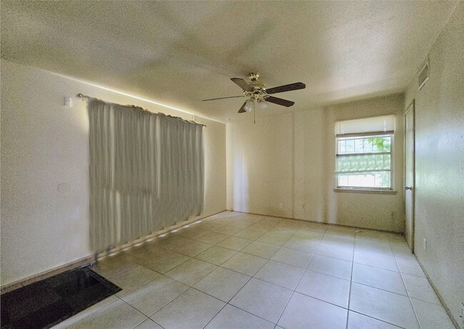 Building Photo - 8224 Campanella Dr