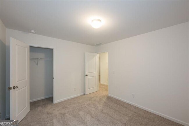 Building Photo - 182 Parkwood Dr
