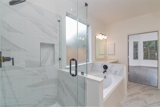 Building Photo - 30611 Country Meadows Dr