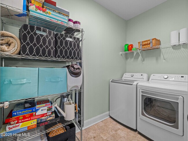 Building Photo - 151 Broadleaf Dr