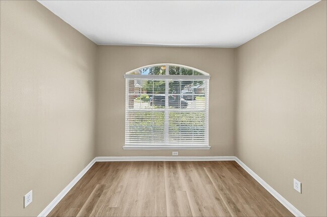 Building Photo - 1711 Mickle Creek Dr