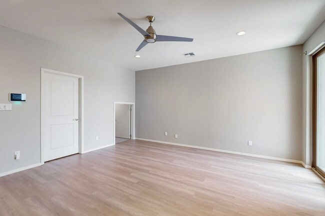 Building Photo - New Townhouse NE Heights 2/bedroom 1.5/bath 1/CG