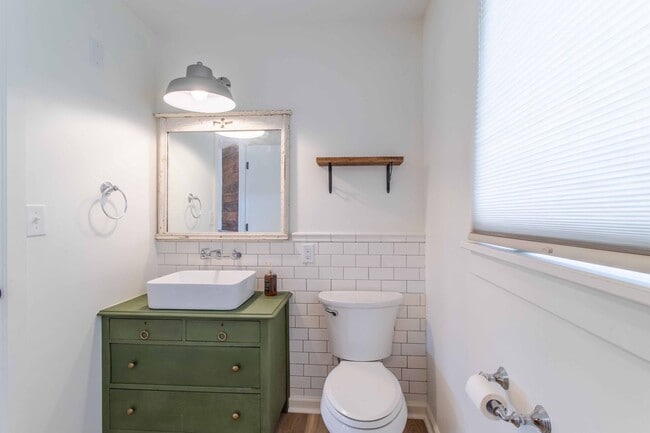 Building Photo - Close to Hike/Bike Path