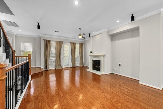 Building Photo - 3-Story Townhome in Midtown – 3BR/3.5BA with Private Balconies