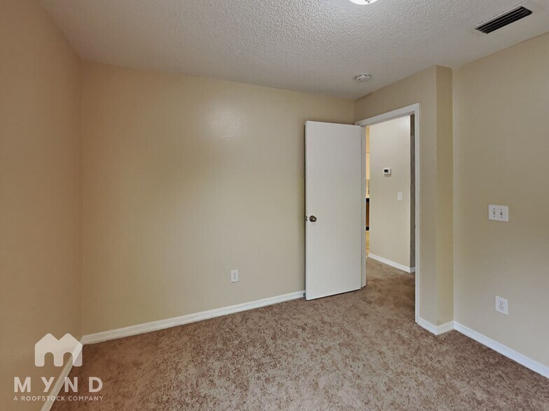 Building Photo - 8150 Tom Sawyer Dr