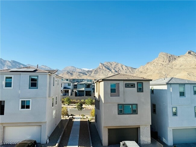 Building Photo - 1544 Little Penguin St