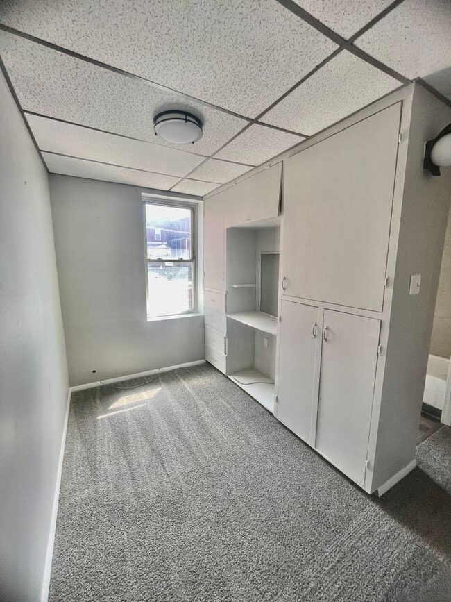 Building Photo - 2 Bed 1 Bath- Pittsburgh Pa