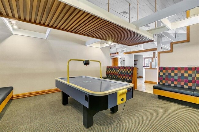 Building Photo - 709 Orchid Dr