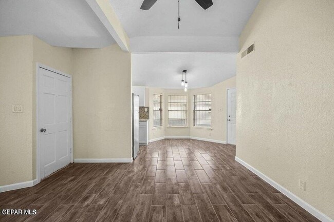 Building Photo - 5944 Bridalveil Dr