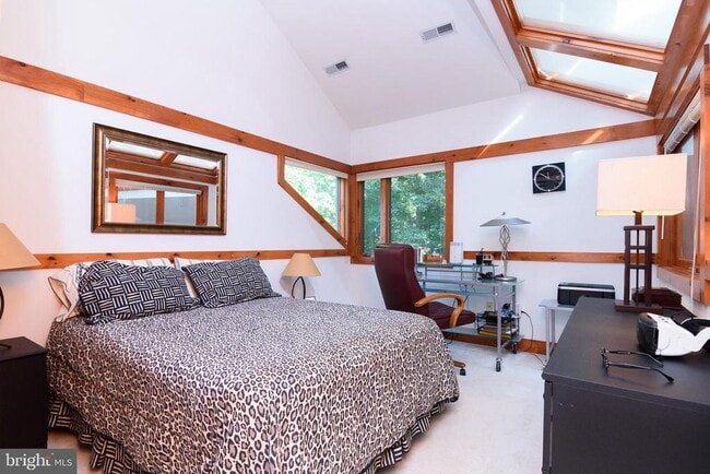Building Photo - 23615 Quail Hollow Cir