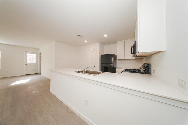 Building Photo - 9108 SW 20th St