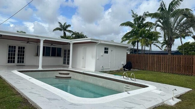 Building Photo - 4115 Madison St