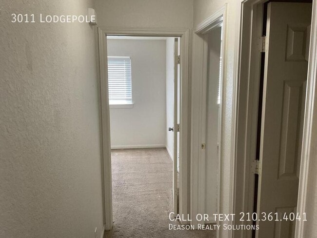 Building Photo - 3011 Lodgepole-