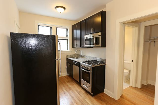 Building Photo - 4125 N Ashland Ave