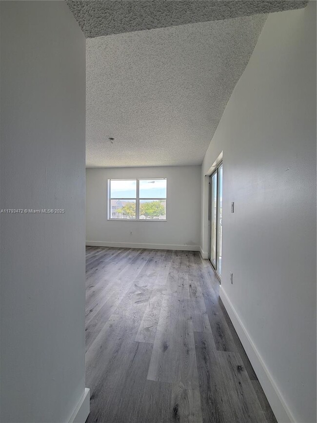 Building Photo - 8600 SW 212th St