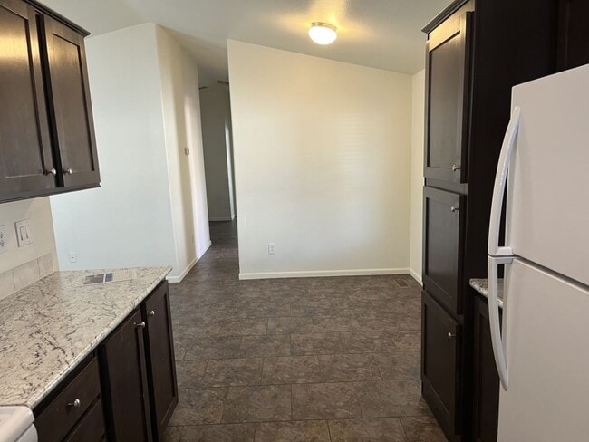 Building Photo - 5303 E Twain Ave