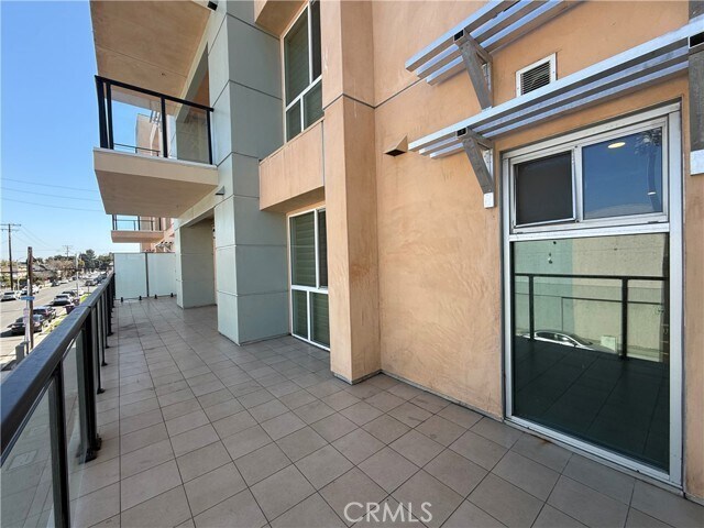 Building Photo - 1598 Long BCH