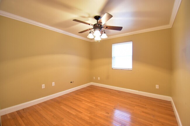 Building Photo - 3913 Bauvais St