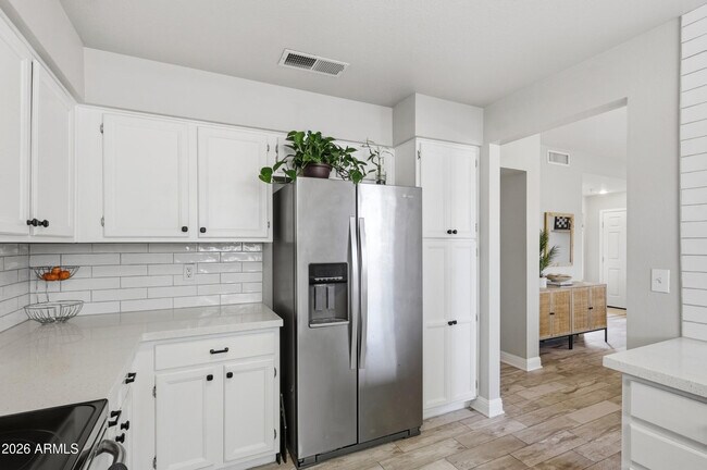 Building Photo - 11515 N 91st St