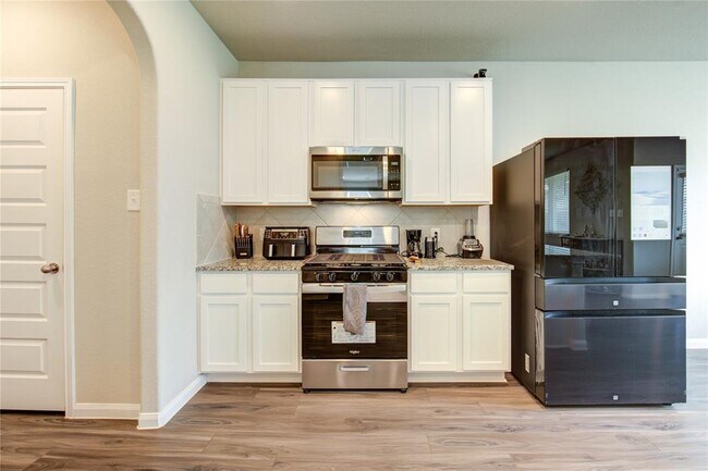 Building Photo - 2404 Shellcracker Dr
