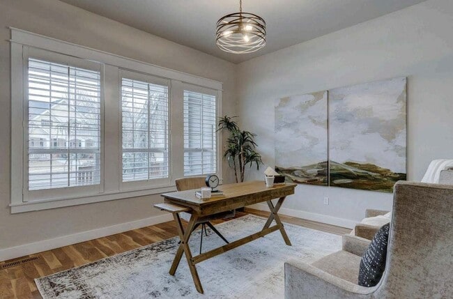 Building Photo - Beautiful home perfect for entertaining