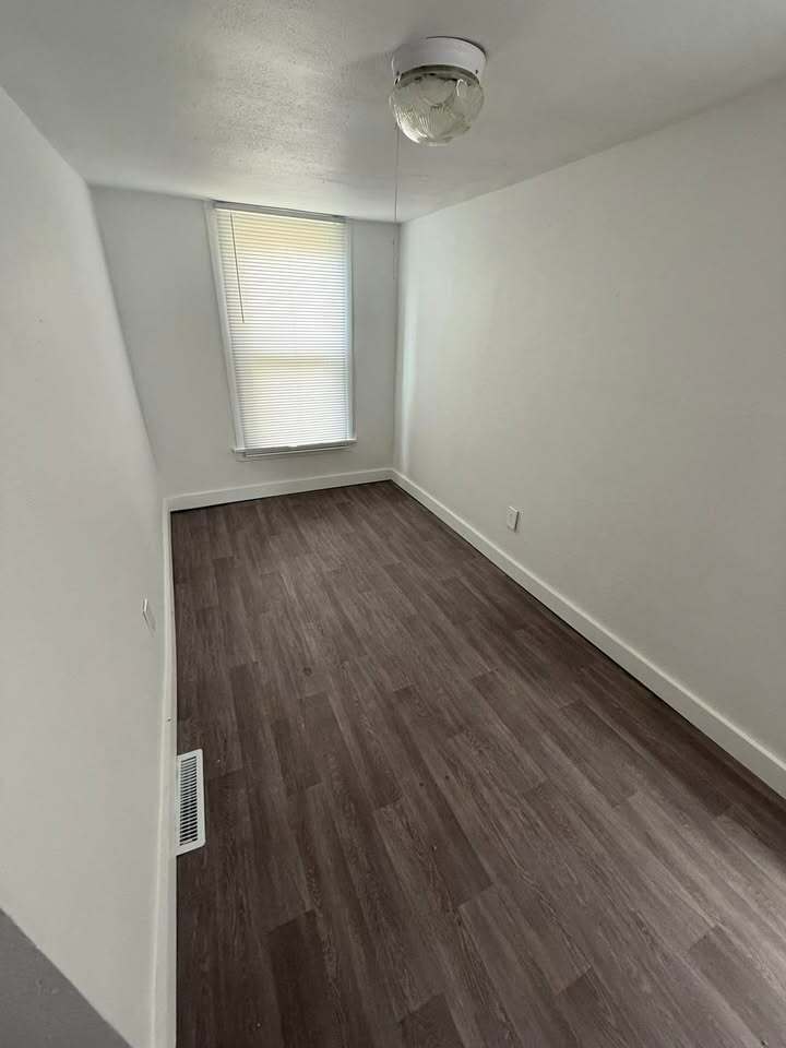 Building Photo - 415 9th Ave