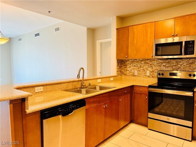Building Photo - 8255 S Las Vegas Blvd