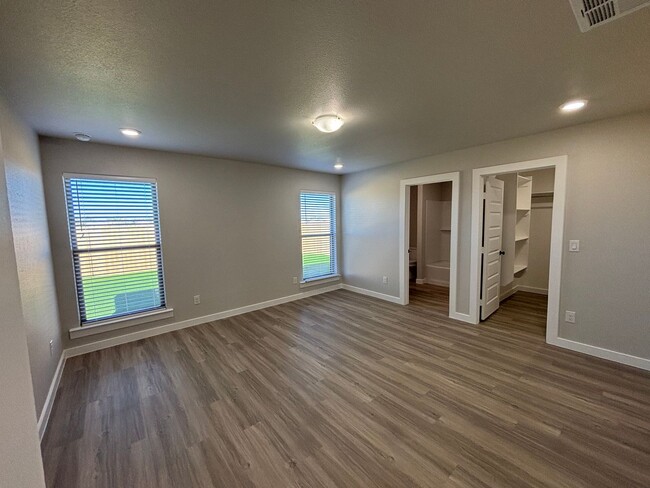 Building Photo - Brand-New 3-Bedroom Gem in Bells Farms – Y...