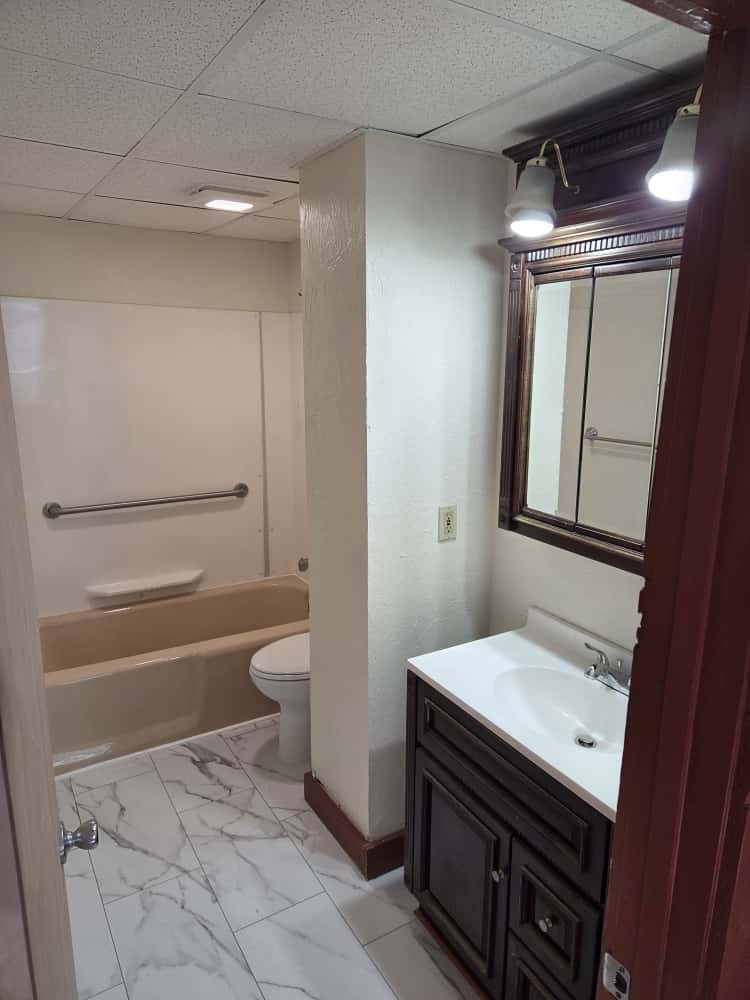 Building Photo - 66 Cutler St