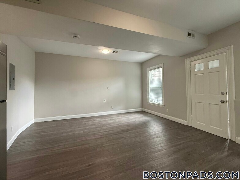 Building Photo - 133 Eutaw St