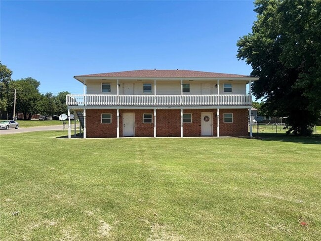 Primary Photo - 521 W Franklin Ave