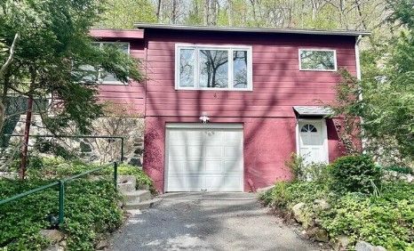 Building Photo - 11 Bogus Hill Rd