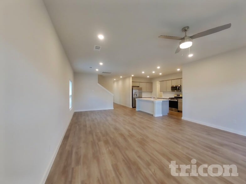 Building Photo - 341 Sun Harvest Dr