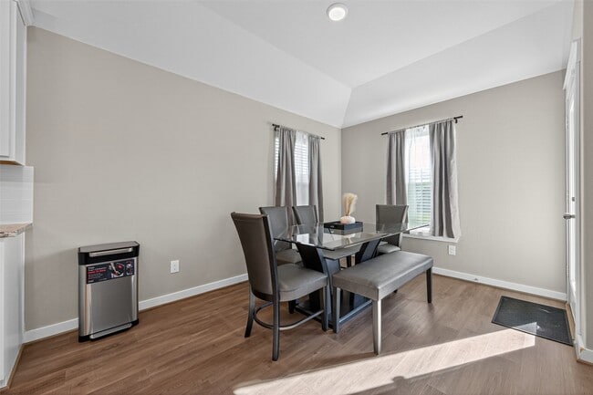 Building Photo - 30301 Kingston Heath Dr