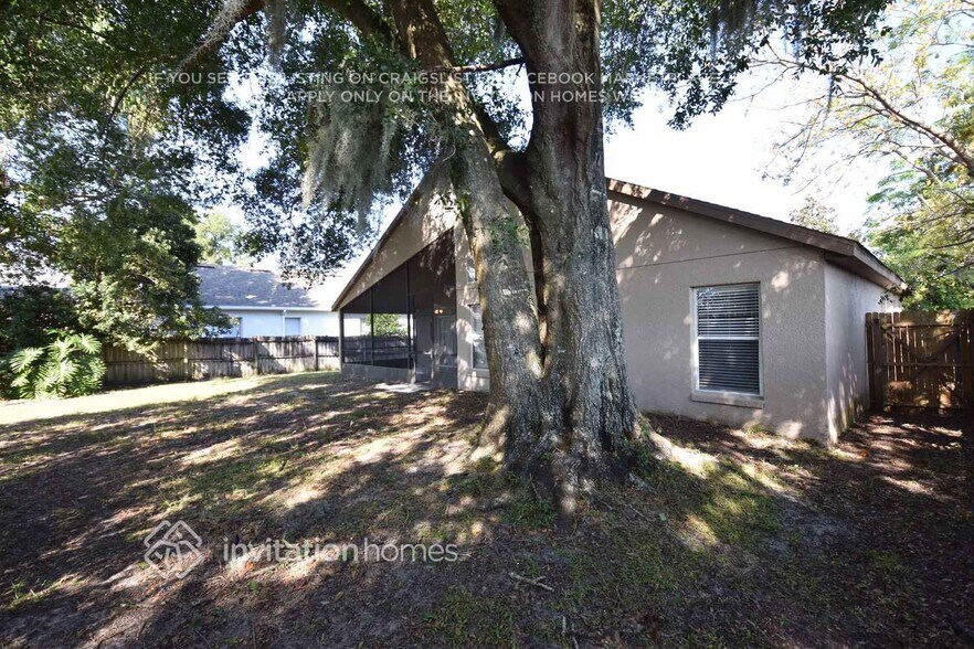 Building Photo - 300 Balogh Pl