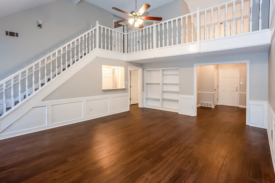 Building Photo - 7375 Ashley Oaks Dr