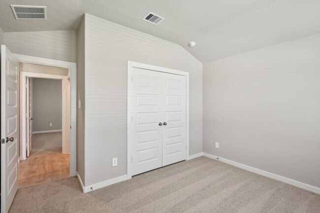 Building Photo - 5423 Kingdom Heights Blvd