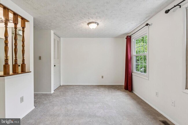 Building Photo - 8277 Crestmont Cir