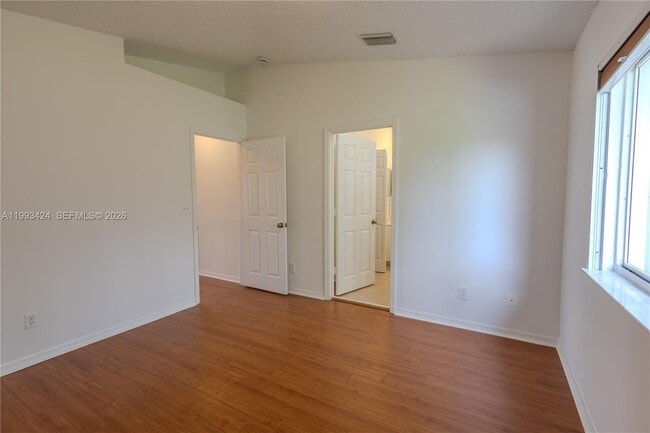 Building Photo - 719 NW 208th Way