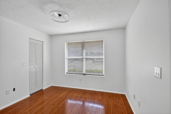 Building Photo - 270 Beaver Dam Ct