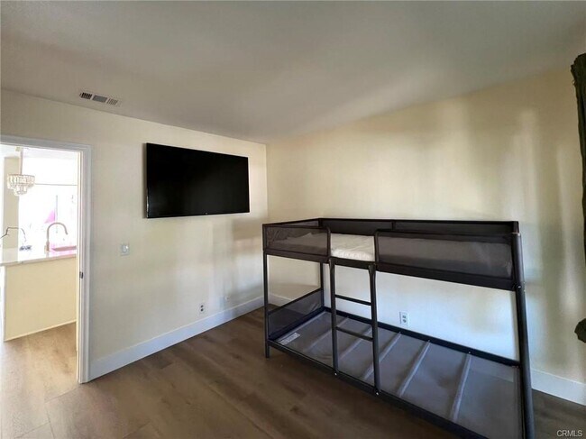 Building Photo - 2718 Vista Del Oro