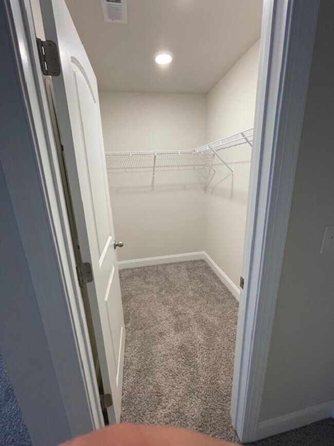 Building Photo - 4528 Skywood Ln
