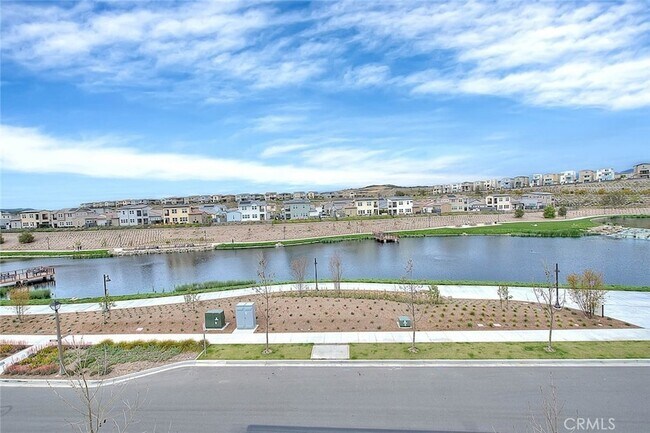 Building Photo - 6 Crown Point Dr