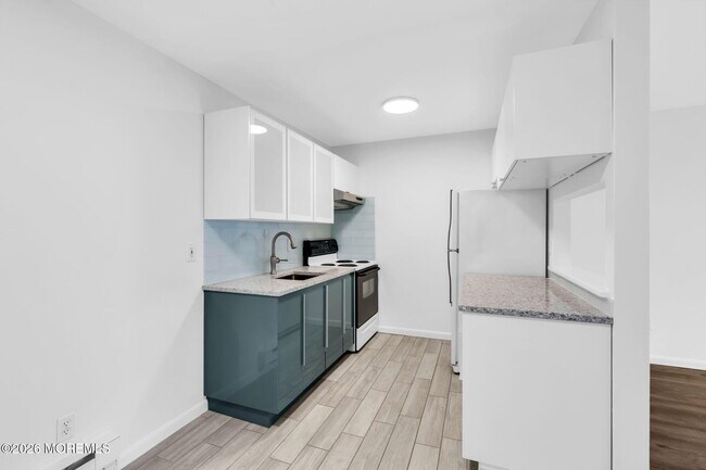 Building Photo - 1492 Ocean Ave