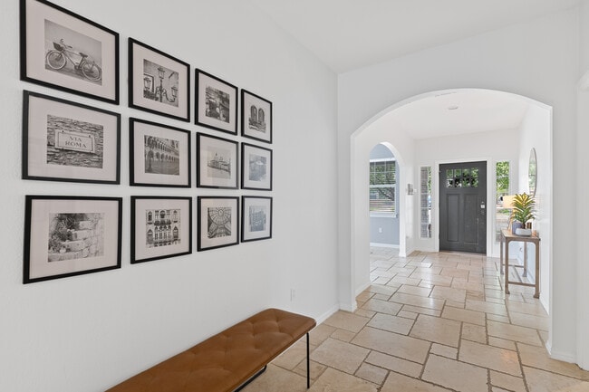 Building Photo - 810 Turner Ave